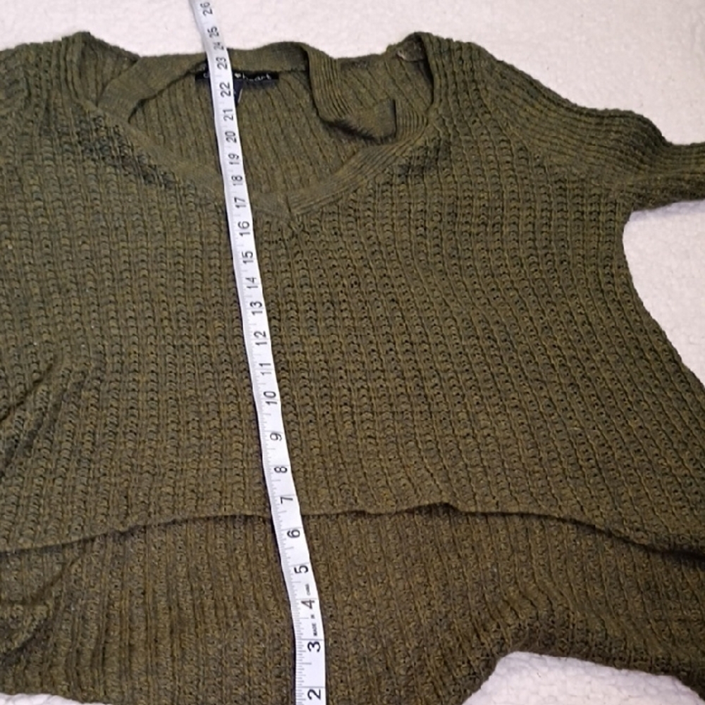 Derek‎ Heart Olive Knit Top - Picture 8 of 8